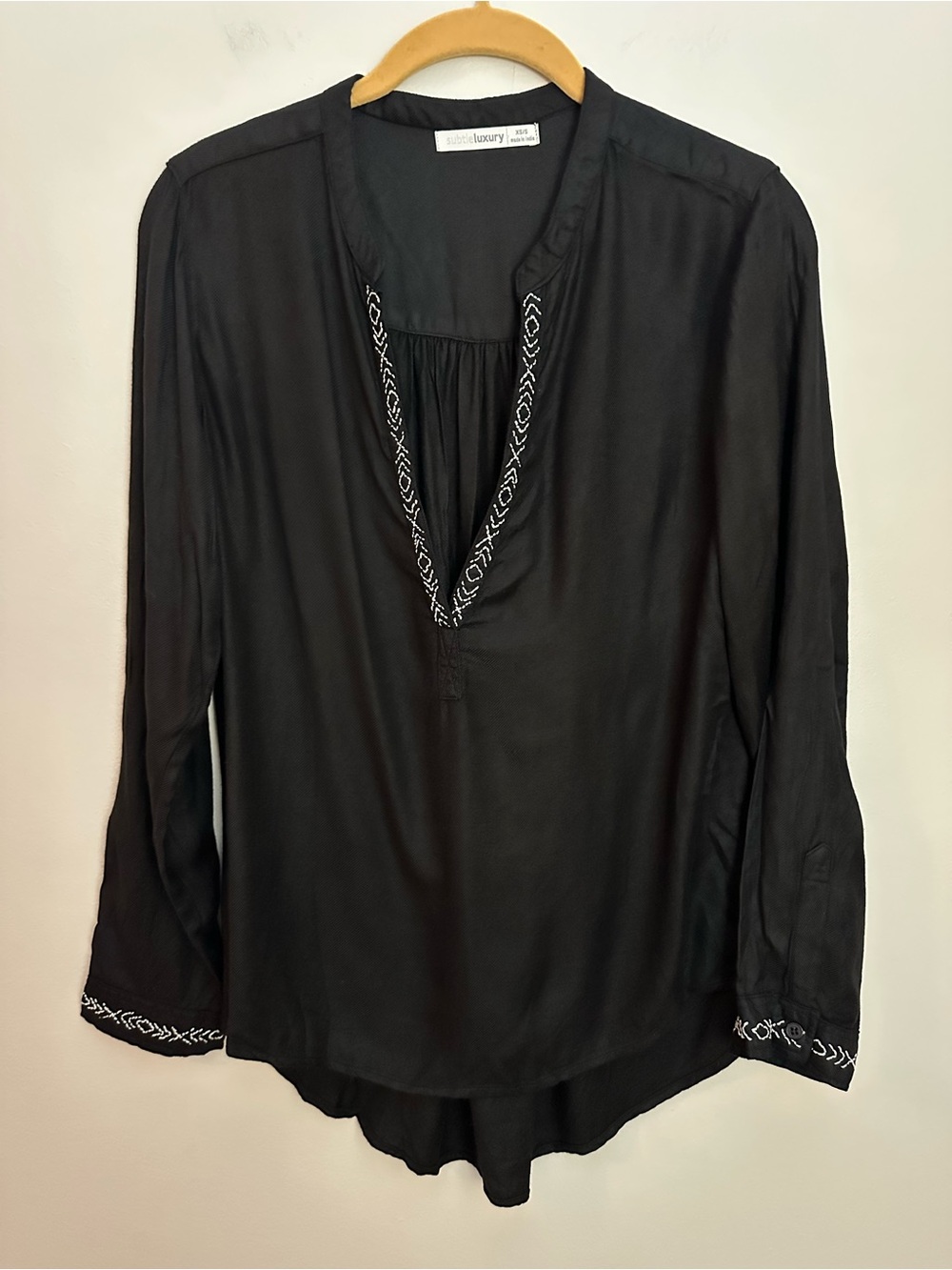 Subtle Luxury Black Tunic XS-S EUC